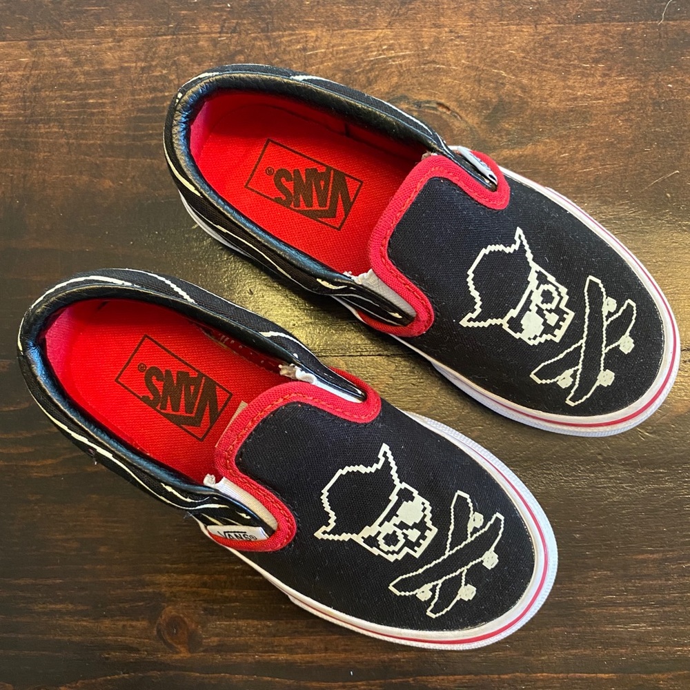 EUC Vans Glow in the Dark Pirate Slip-on - Size 11